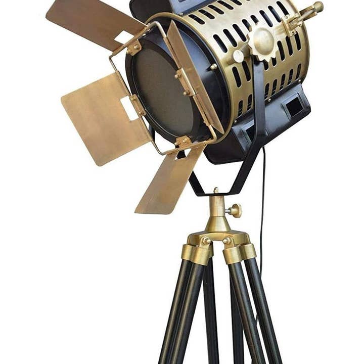 Lampada da terra Four Flap Focus Lamp Antique Searchlight per la vendita all'ingrosso da parte di DDecorStore