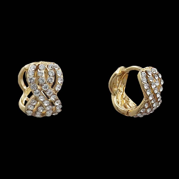 Orecchini Huggie a figura 8 a doppia fila per la vendita all'ingrosso da parte di Be Je Designs