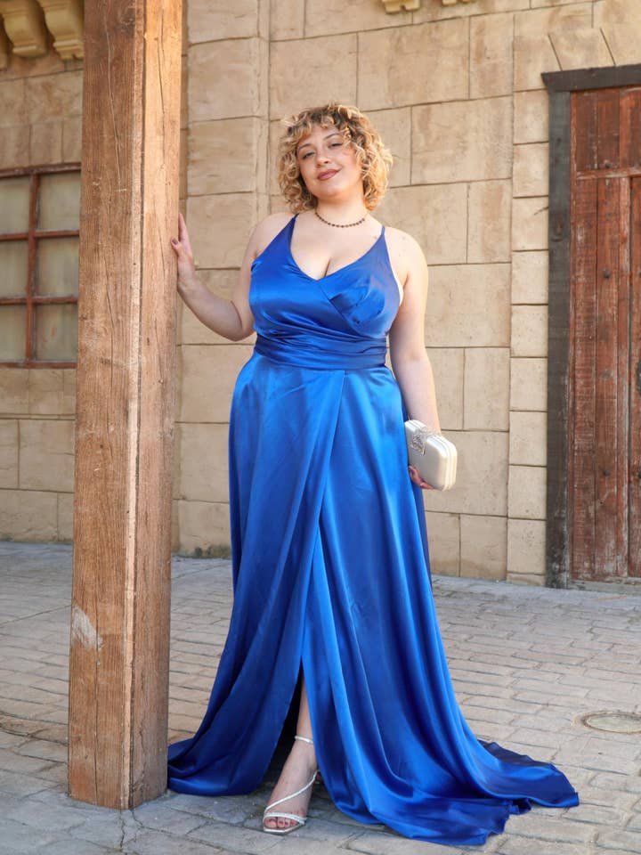 Langes Kleid 2489 für den Großhandel von Invitadissimas