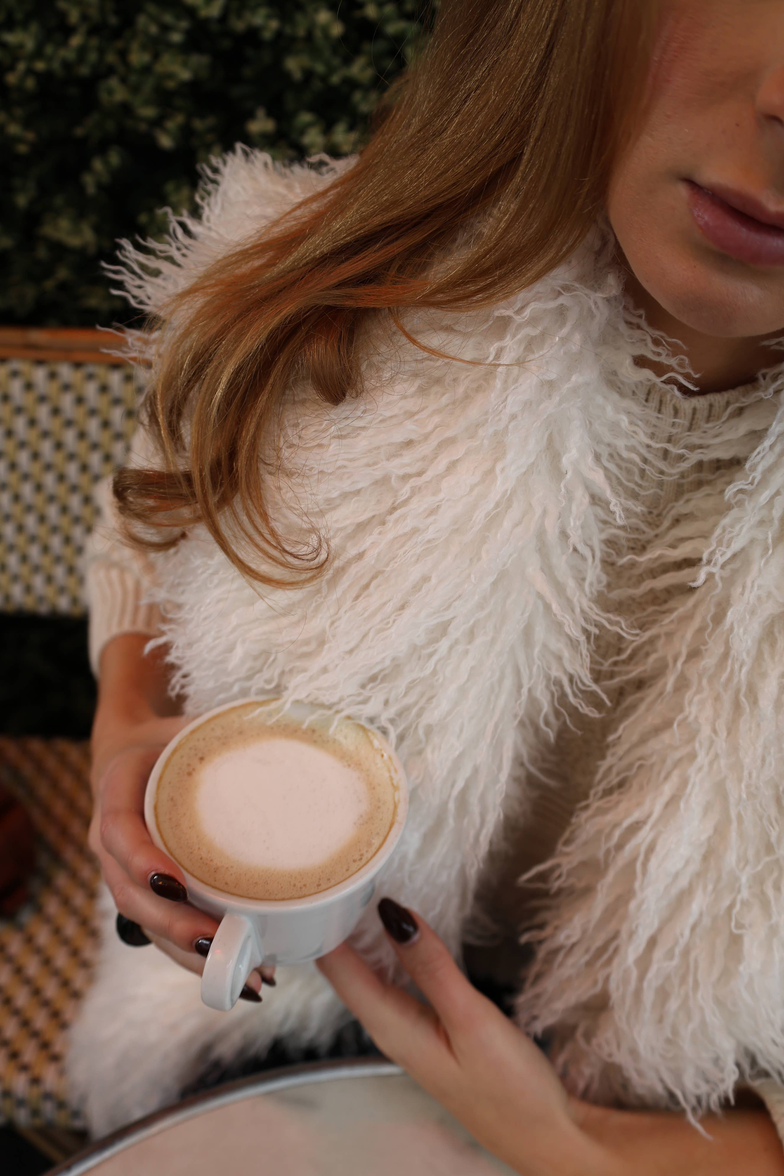 KZELL PARIS - Wholesale Outerwear Vest - Women's - SLEEVELESS VEST IN FAUX SHEEPSKIN FUR12