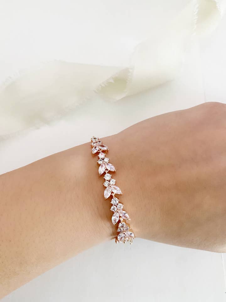 Pulsera ajustable Joanna Diamond para venta al por mayor de Belle Box Boutique