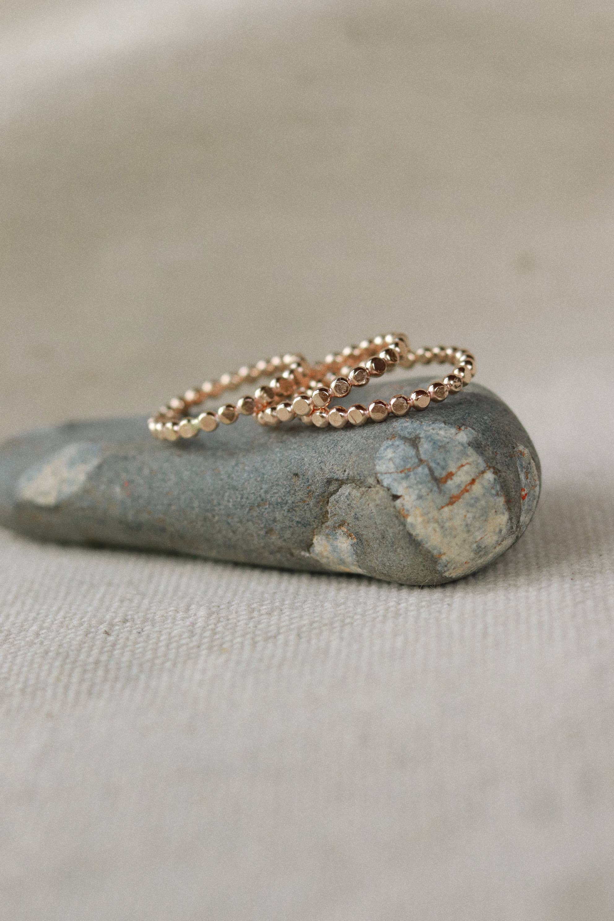 Goldie Jewelry - Vente Anneau/bague à empiler - Bague confettis en or2