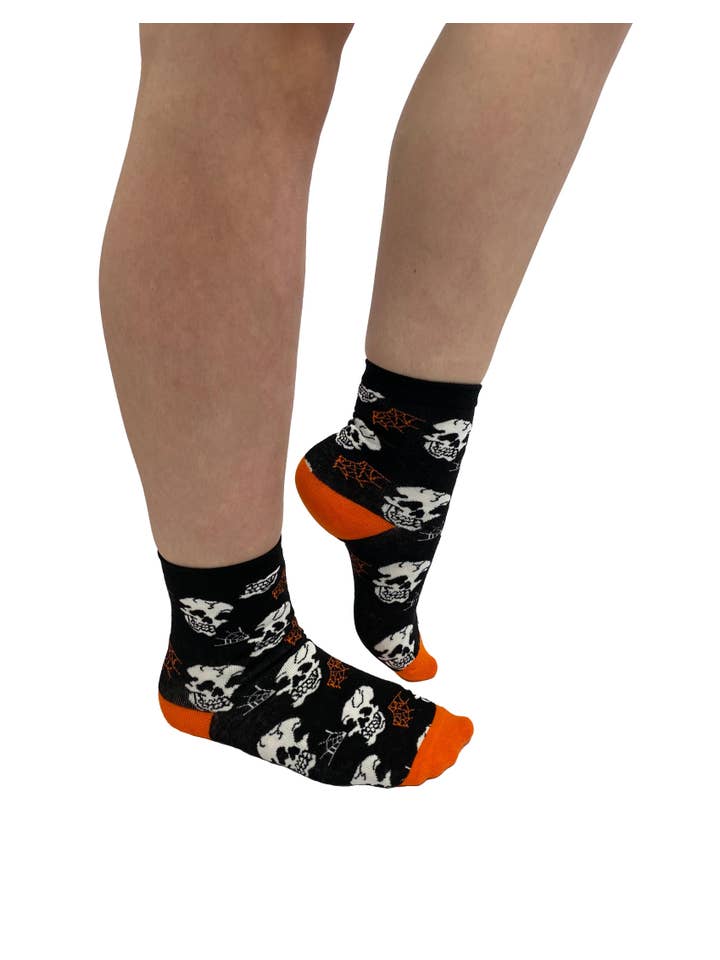 Preto/laranja/branco Meias de tornozelo crânios e teias para venda a revendedores na Faire