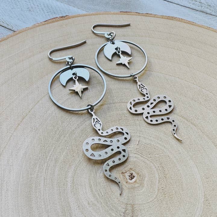 Orecchini Industriali Punk Argento Celestiale Goth Serpente per la vendita all'ingrosso da parte di Same Sunset Design