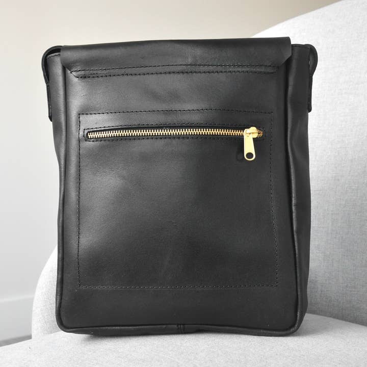 Zelaki Leather Company - Wholesale Crossbody Bag - Women's - Sira Crossbody Bag | Leather Messenger Purse | Unisex Bag2