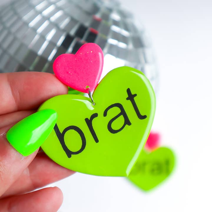 Night Moves Atelier - Wholesale Hangende/ronde oorbellen - Charli XCX groene en roze Brat Polymer Clay Dangle oorbellen5