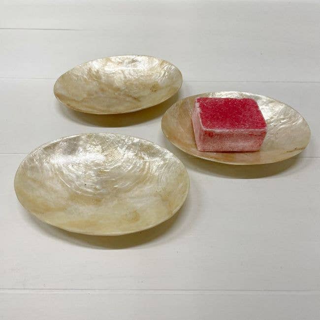 ByBazz – wholesale Decorative plate/dish/bowl – Schaaltje Schelp Capiz XS Goud8