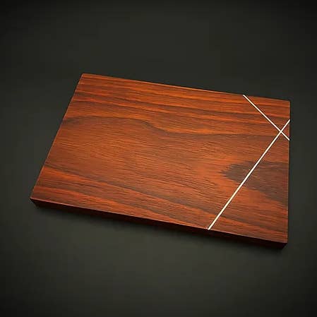 Padauk kaasplank met zilver voor wholesale door Wood Symphony Design