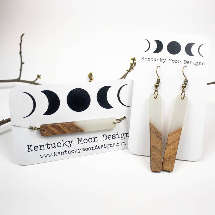 Ensemble collier et boucles d'oreilles bohème gris et ensemble de bijoux bohèmes pour la vente par Kentucky Moon Designs