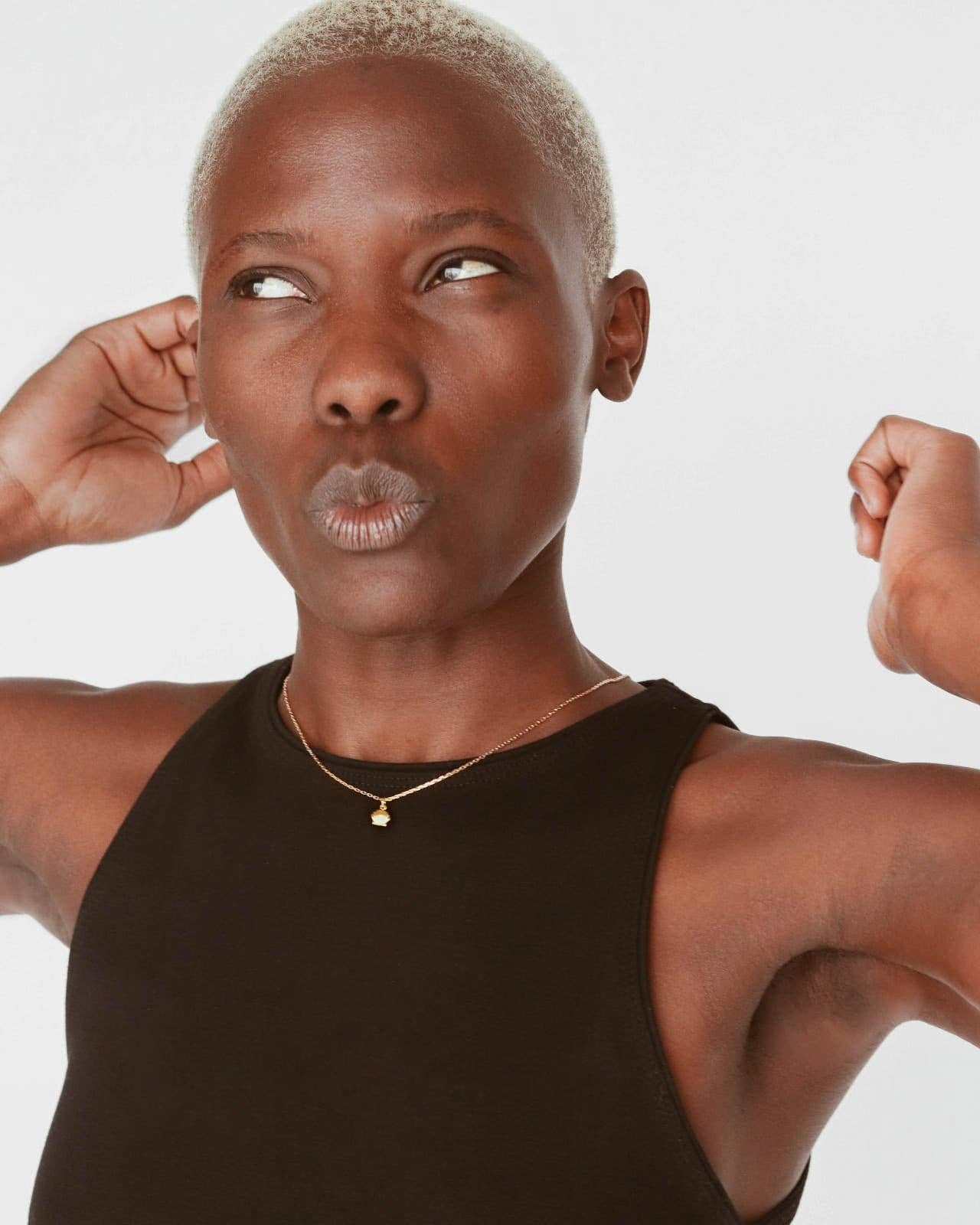 REDCHERRYBLVD - Wholesale Pendant/Charm Necklace - 18K Vermeil Seashell Necklace2