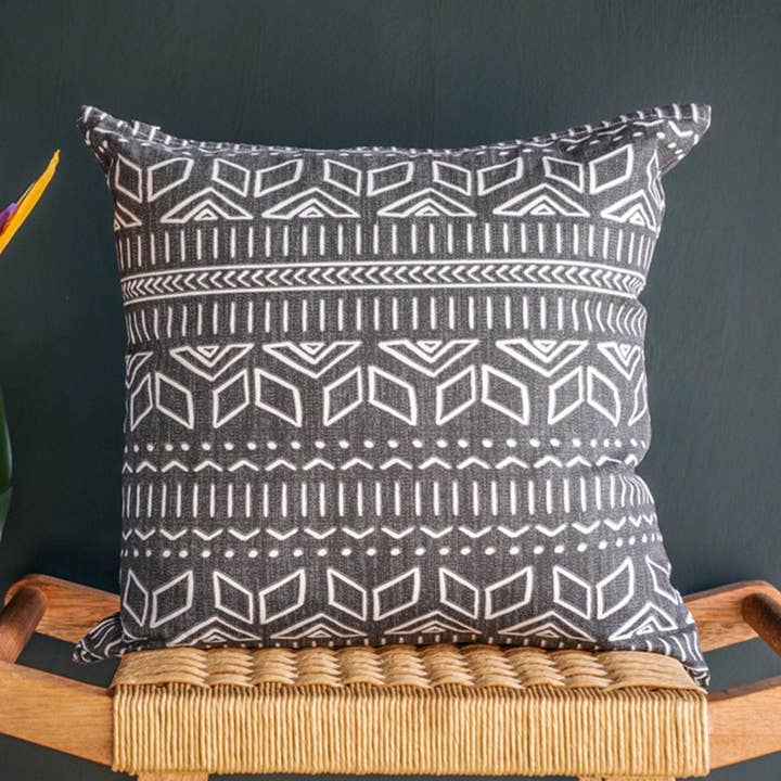 Housse de Coussin Iman-Charbon pour la vente par Tikauo