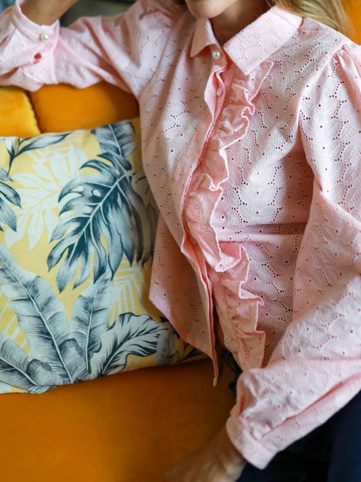 Damenbluse mit englischer Stickerei für den Großhandel von CBYOU