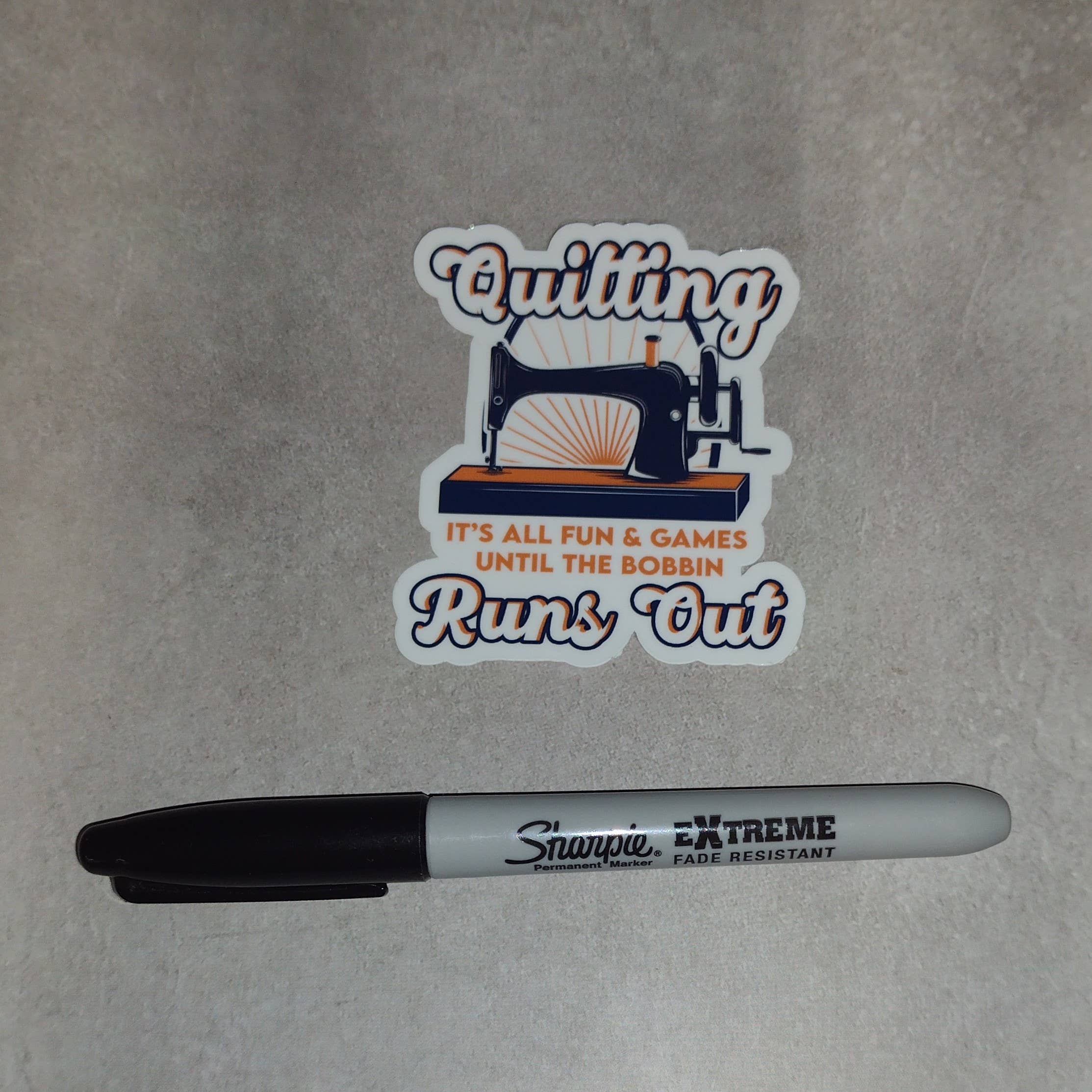 Dancing Dolphin Crafts – Engroshandel Klistermærke – Det er alt sjovt og spil, indtil spolen løber ud | Syning (Danish)4