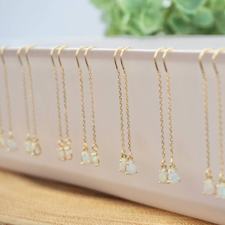 Opal-Einfädler-Ohrringe Goldene Opal-Ohrringe, Einfädlerkette für den Großhandel von YSM Designs