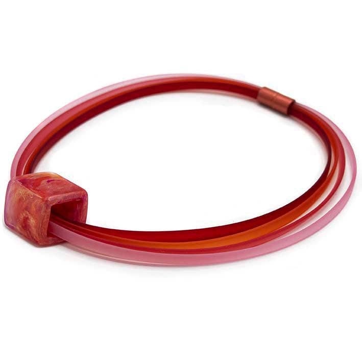 4-linjers bandgummikedja, Mer Röd för wholesale av FATES, style with a story