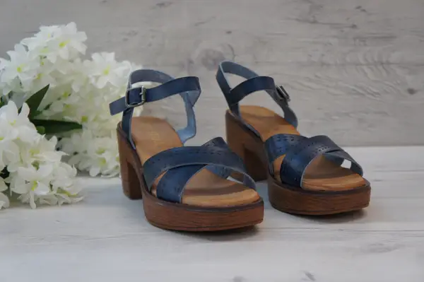 Top Staka – wholesale Sandals – Women's – Women's Platform Wood Effect Heels Cushioning Sandals1