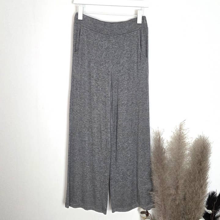 Feinstrickhose mit weichem Griff, geradem Bein, elastischem Bund und Taschen (M-L) für den Großhandel von Tempest Designs