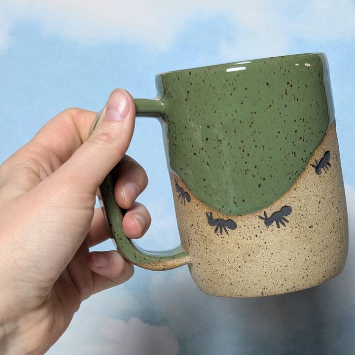 Osso Ceramics – Caneca por atacado – Caneca de cerâmica estampada de formiga, formigas em uma caneca de colina6