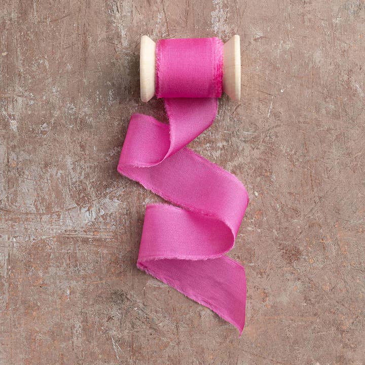 Ruban Habotai en soie #7 FUSCHIA pour la vente par Big Daisy