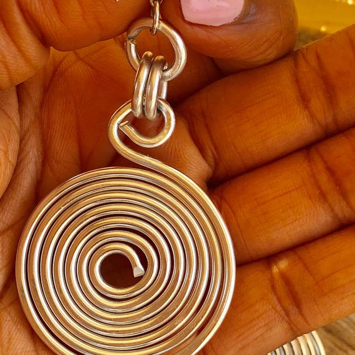 Jewelry With Me - Venta al por mayor Pendientes colgantes - Pendientes redondos de alambre de aluminio plateado con gancho de plata esterlina2