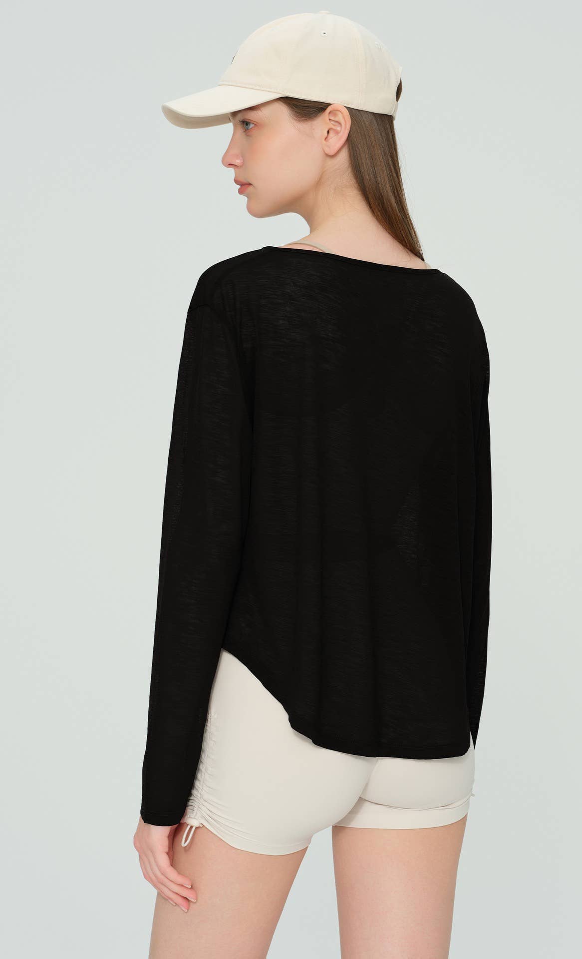 91thelabel - Vendita all'ingrosso Maglia sportiva - Donna - Copriabito Attivo Trasparente a Vestibilità Ampia Calin6