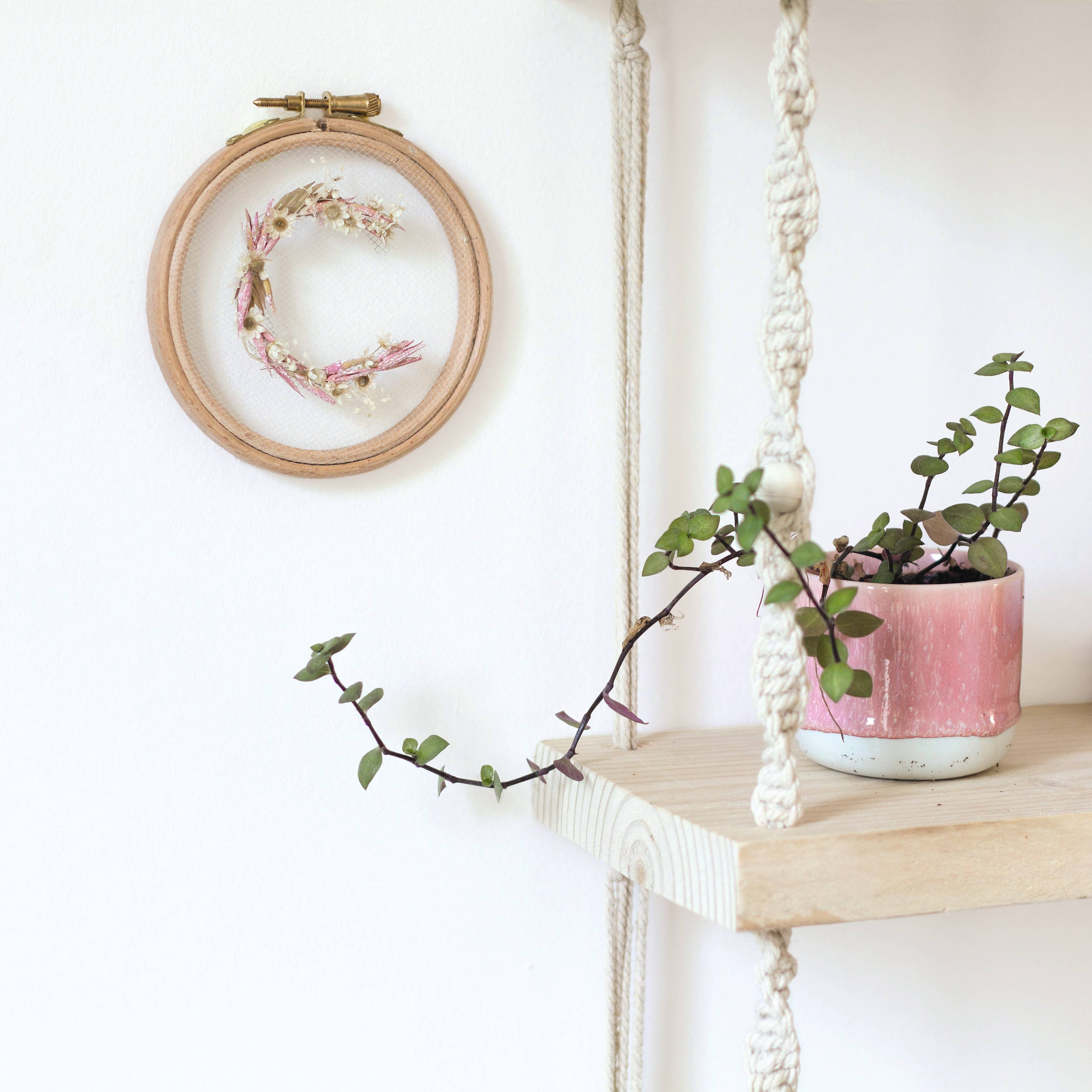 Schiffer Publishing - Wholesale Crafts, Hobbies & DIY - The Little Book of Flower Pressing5