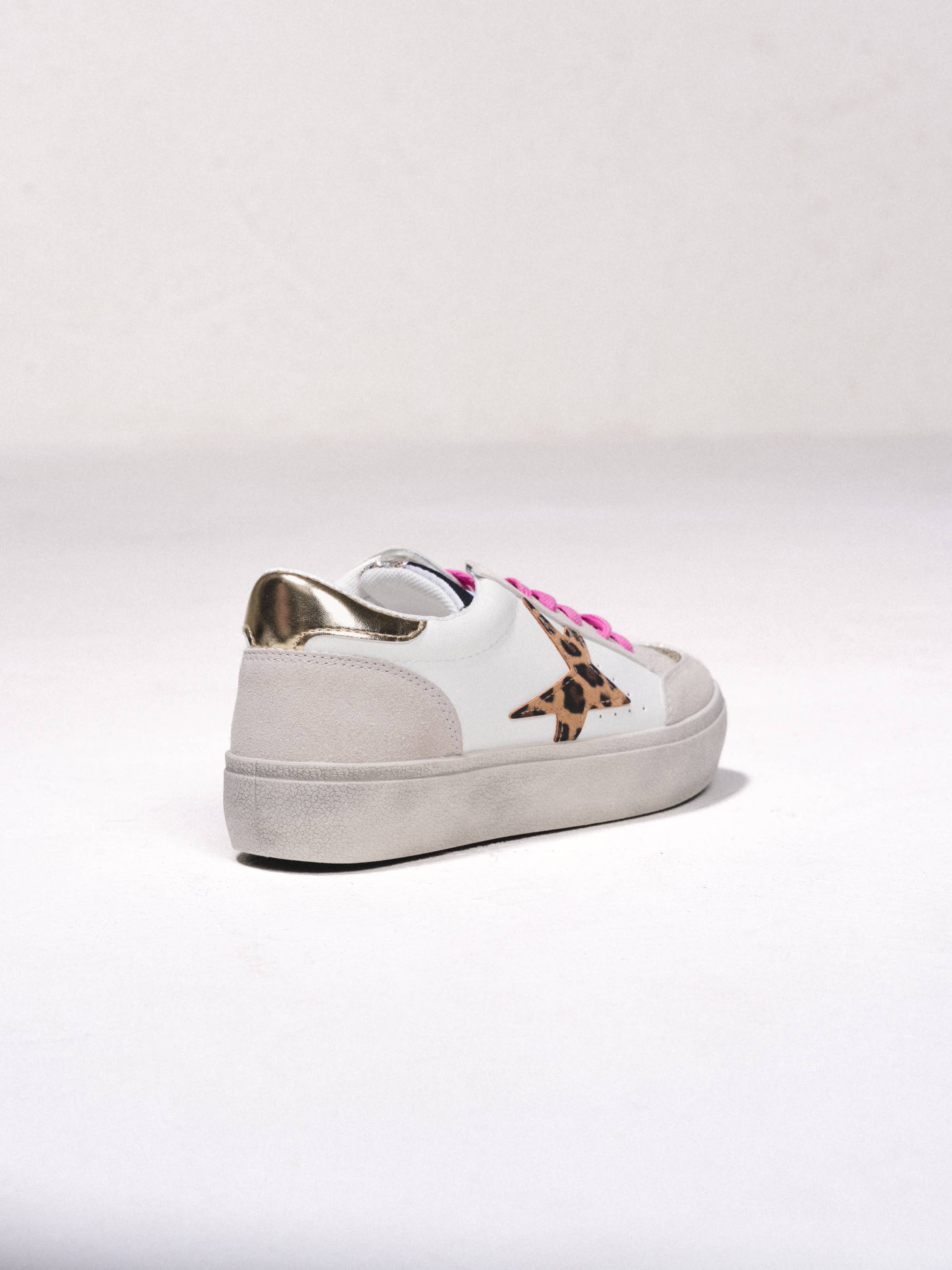 Print 259932 - Sneakers with printed and shiny details for wholesale on Faire2