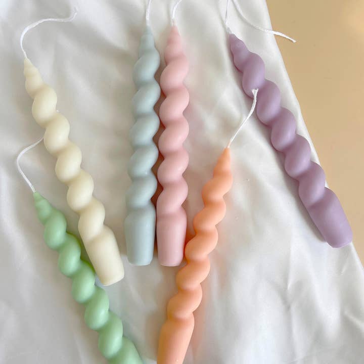 LA AROMA CANDLE CO. - Wholesale Tapered Candle/Candlestick - Swirl Taper Candles (A Pair)2