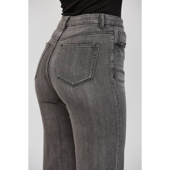 GRIGIO SCURO Jeans a gamba larga super alta e super morbidi in vendita all'ingrosso su Faire5