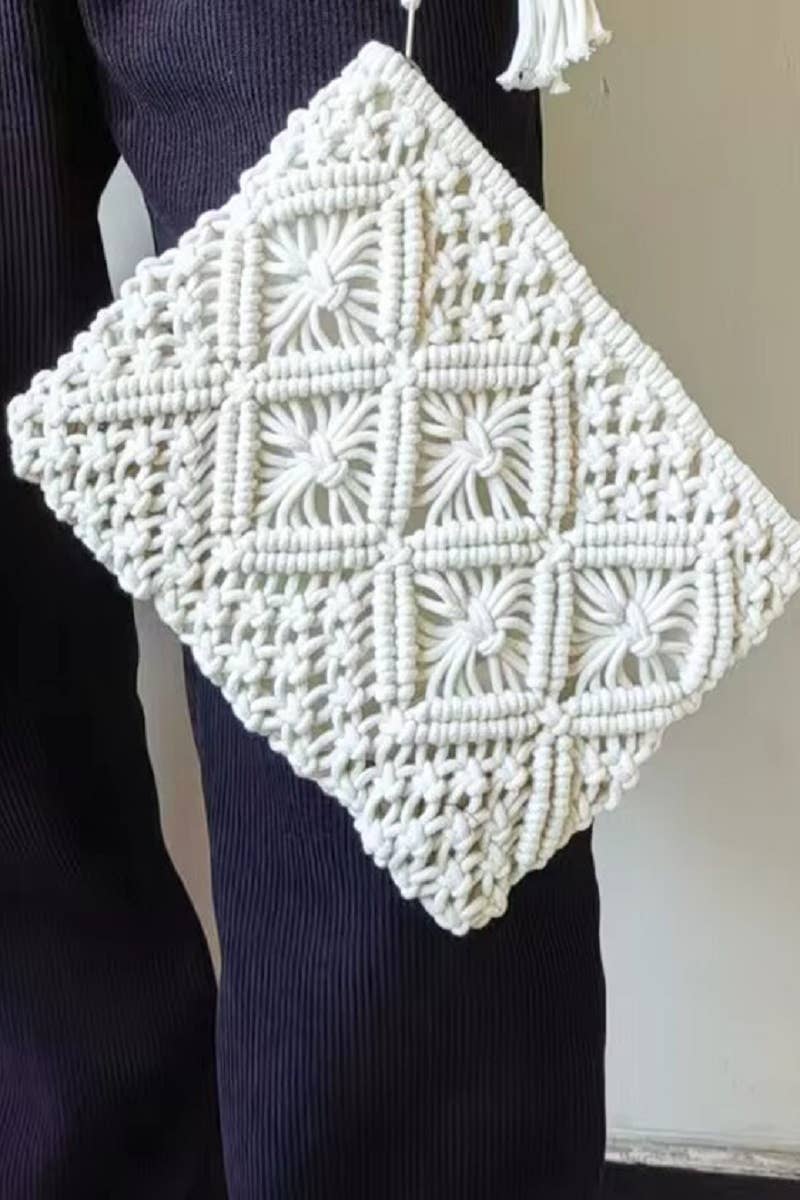 42POPS – Großhandel Brieftasche – Damen – ....Vegan-Leder-Geldbörse mit drei Reißverschlüssen und Handgelenkschlaufe13