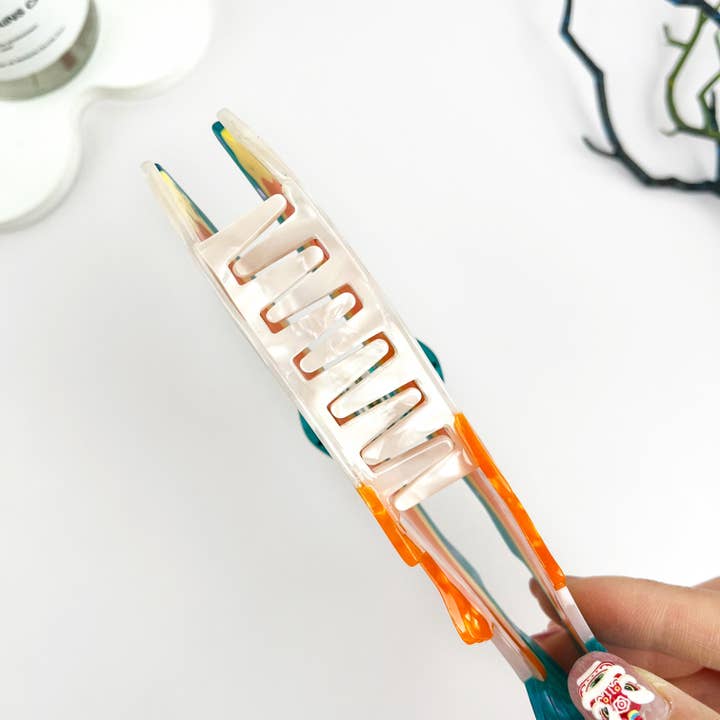 Orange Pince à cheveux en acétate avec poisson-perche océanique exquis 🐟 en vente sur Faire4