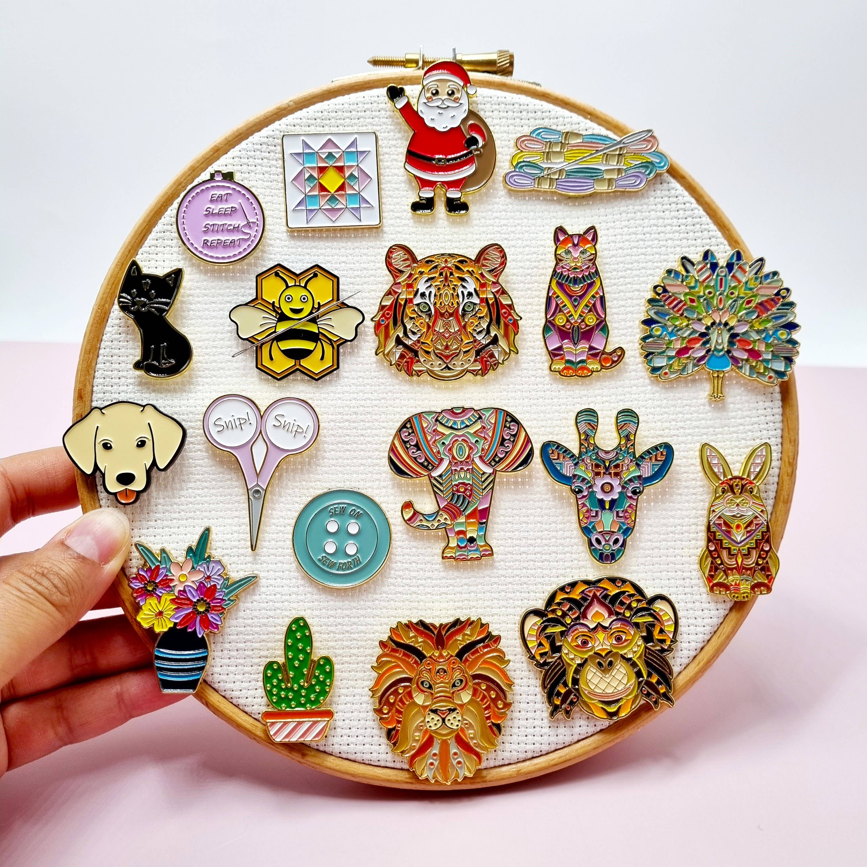 Meloca Designs – wholesale Embroidery/cross-stitch supplies – Needle & Thread Needle Minder for Cross Stitch & Embroidery2