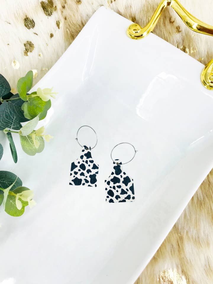 Aros de corcho auténtico sobre piel con etiqueta de vaca - E19-2797 para venta al por mayor de Magnolia & Peach Jewelry Boutique, LLC