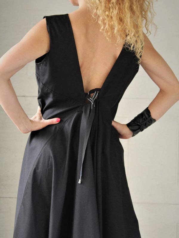 NEGRO Vestido Maxi Original con Pliegues, Asimétrico y Sin Espalda de venta al por mayor en Faire4