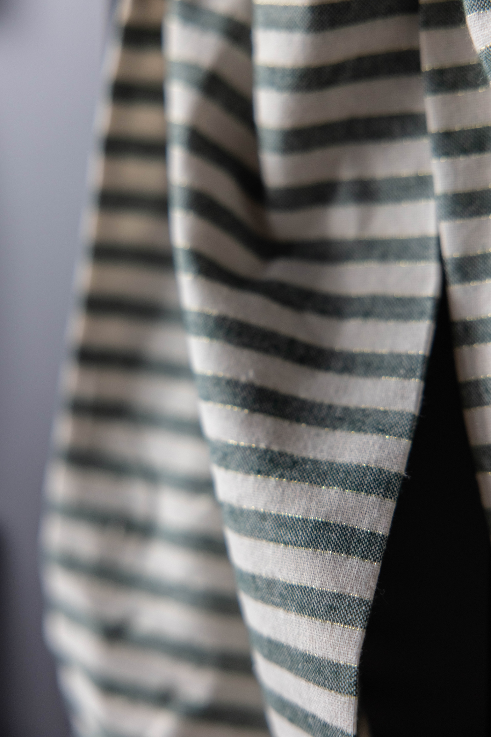 Luxe B Co - Venta al por mayor Lazo para envoltorio - Lazos de tela a rayas verdes y doradas1