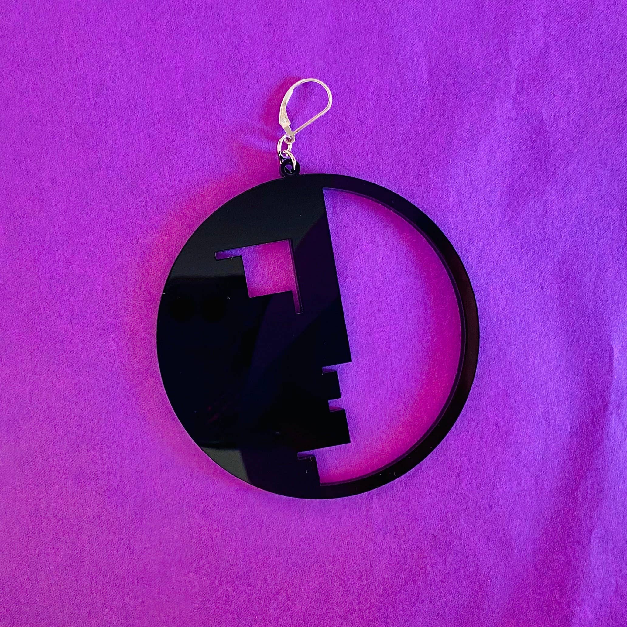 Foolish Fetish – wholesale Hängande örhängen – Bauhaus Hoop-örhängen i två storlekar 2" eller 3"2