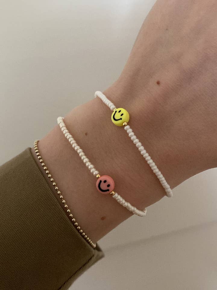 All Smiles - Bracelet fait main pour la vente par JOYEM