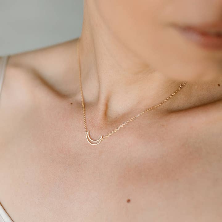 Collier Luna (croissant de lune) pour la vente par Laura Elizabeth