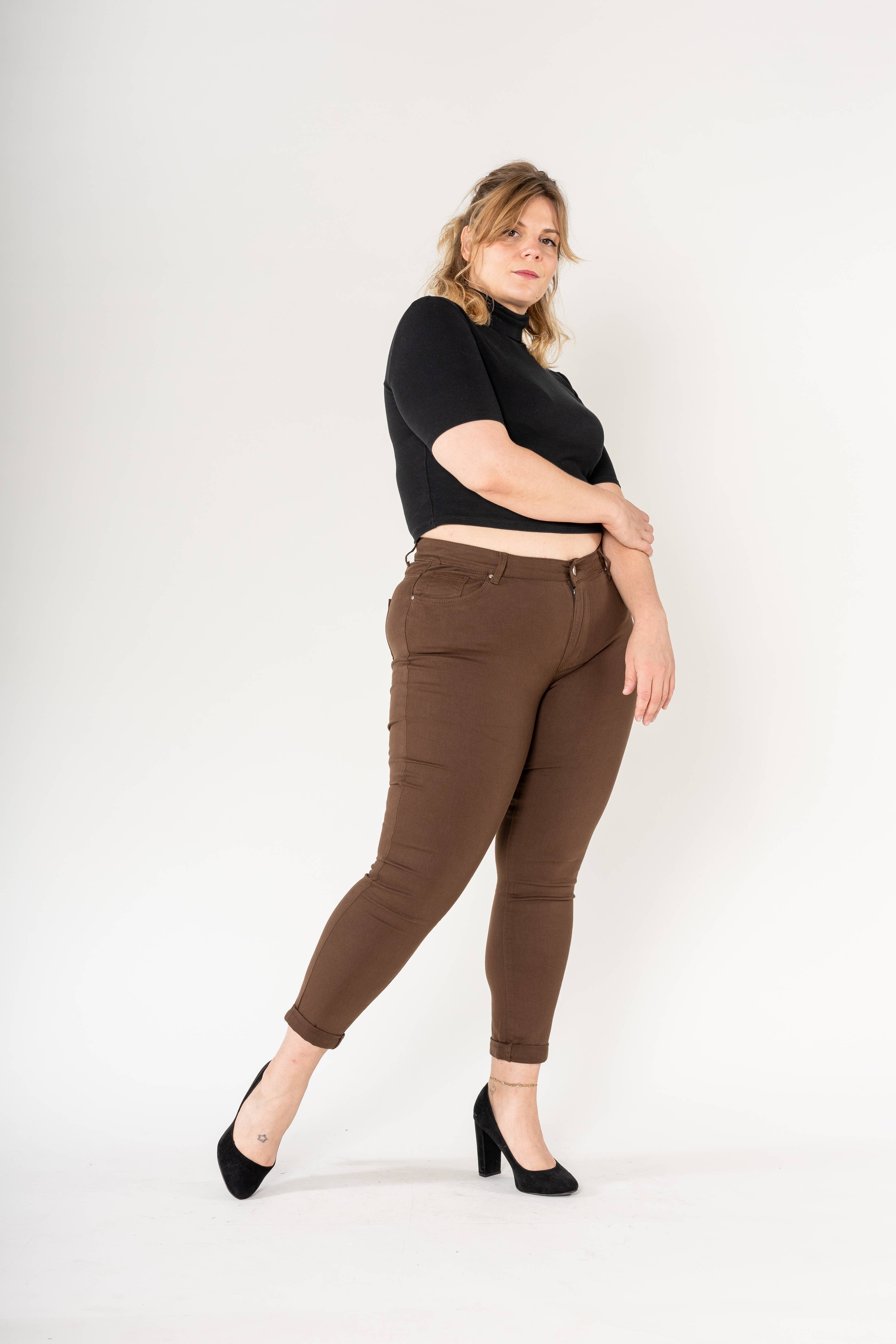 Nina Carter – Calças - Mulher por atacado – Tamanho Plus Curve Plus Tamanho Voltar ao Pescoço P199119