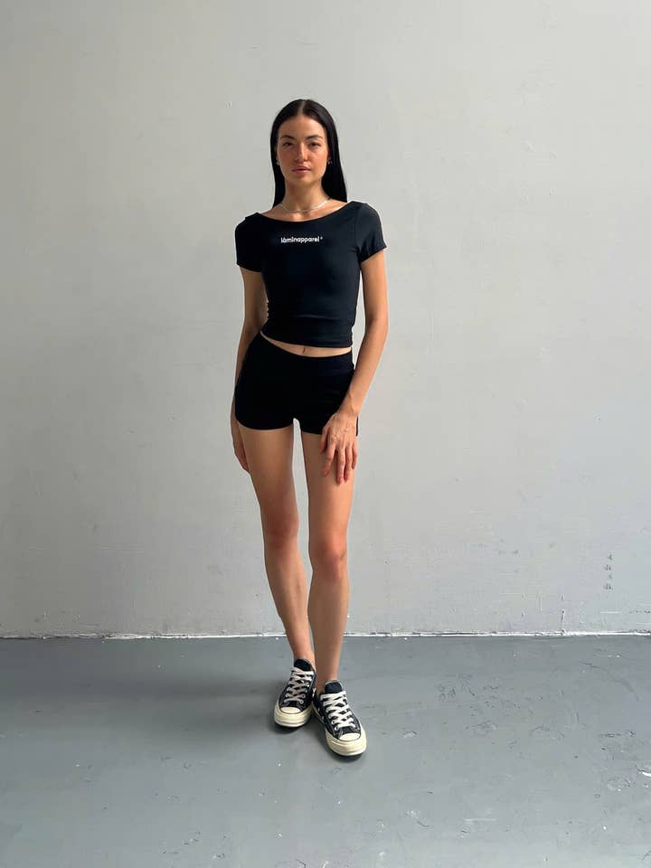 Lamin - Svarta fritidsshorts med låg höjd för wholesale av SGLOKAL