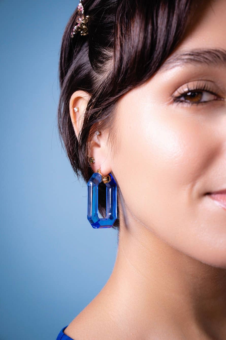 Gold & Honey – wholesale Hoop-örhängen – 1,5 ”Emerald Gem Hoop i blått2