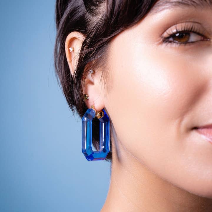 Gold & Honey – wholesale Hoop-örhängen – 1,5 ”Emerald Gem Hoop i blått2