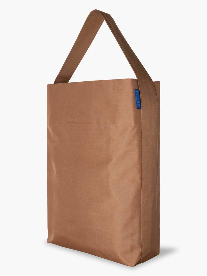 Sac Seau Imperméable en Mocha pour la vente par KAAN BAGS LLC