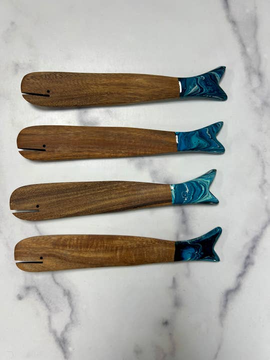 Nikita Fine Art LLC - Wholesale Cheese Spreader - Mocha Whale spreaders Set of 4