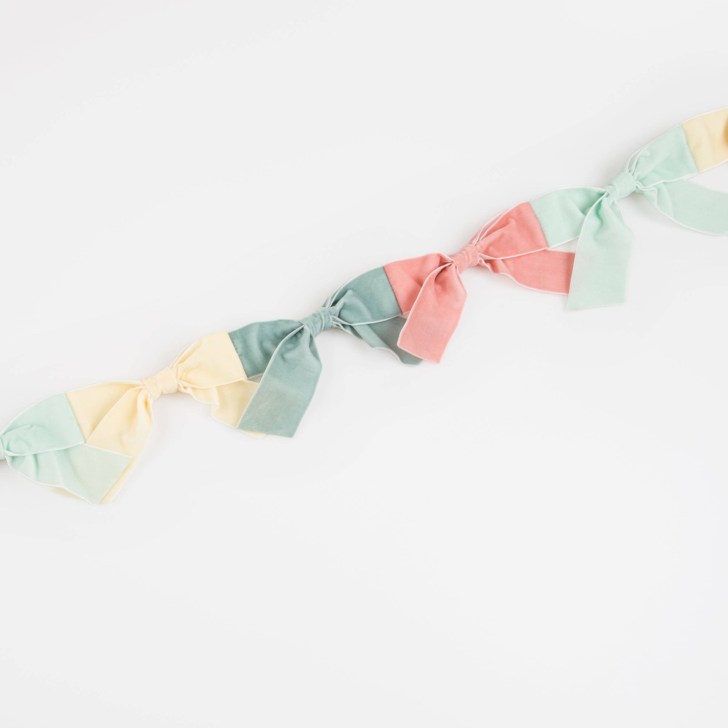Meri Meri - Wholesale Bunting/Garland - Velvet Bow Garland2