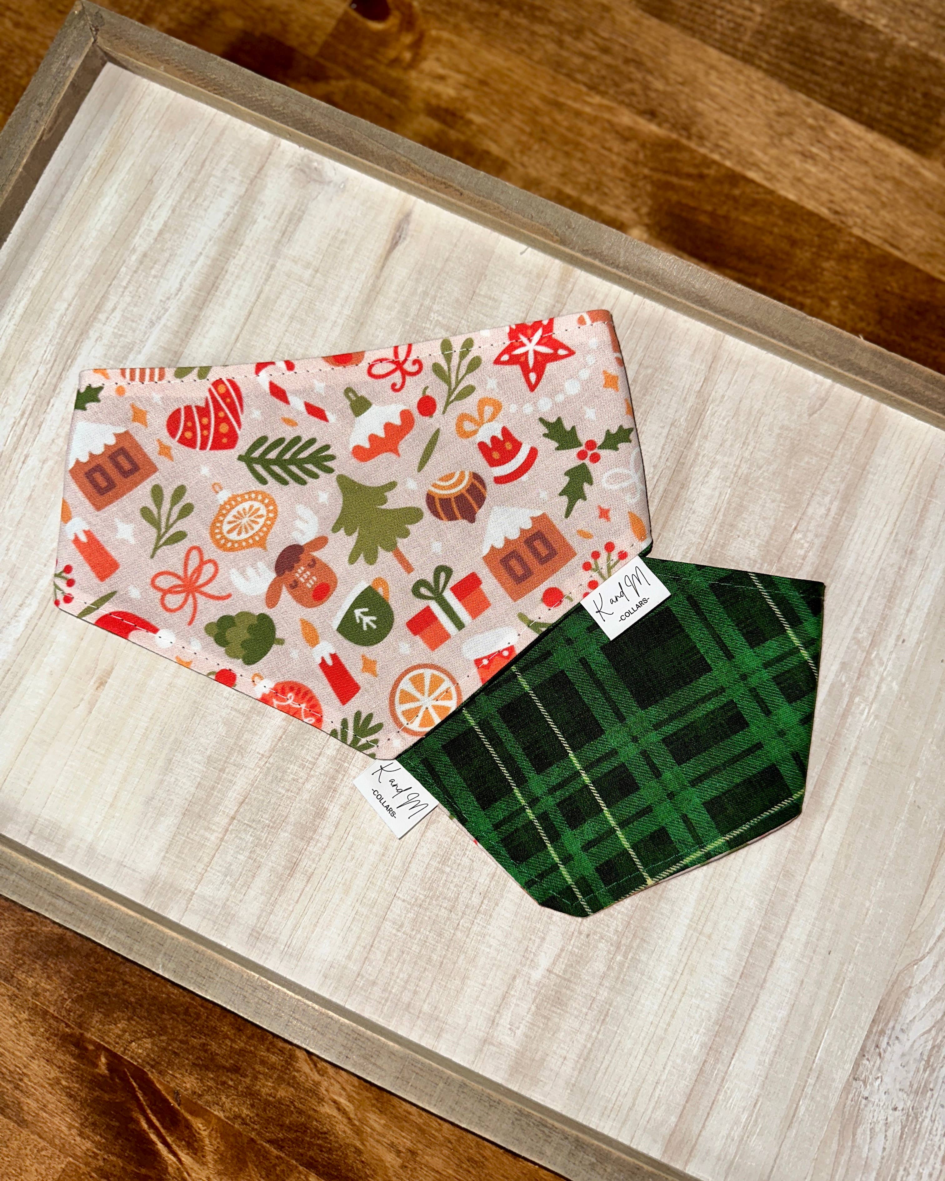 K and M Collars - Vente Bandana – chien - Bandana réversible pour chien Christmas Essentials, colliers K et M1