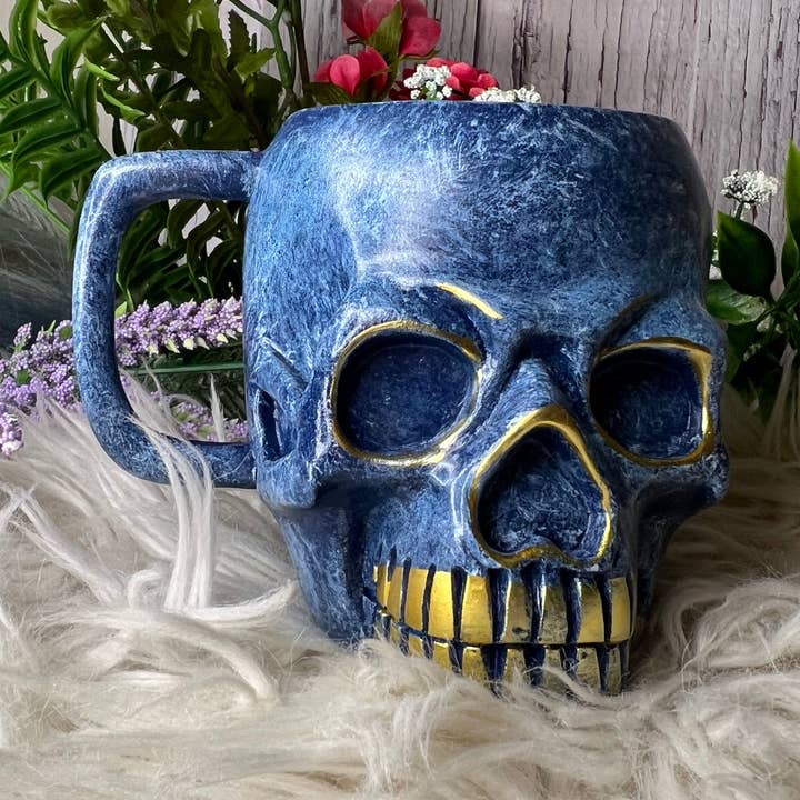 Tasse Skull | Blue + Gold pour la vente par Raven + Sage