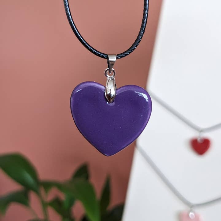 LES POTERIES DE SHAKTI - Wholesale Pendant/Charm Necklace - “Violet” ceramic heart necklace