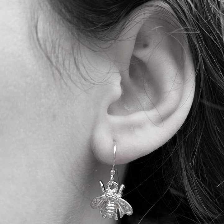 Semaki & Bird - Wholesale Dangle Earrings - Bee Dangle Earrings - silver Natural History