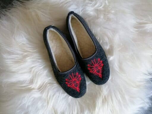 HomieeStudio – wholesale Slippers – Women's – Graphite Felt Ballerina Folk Embroidered Slippers0